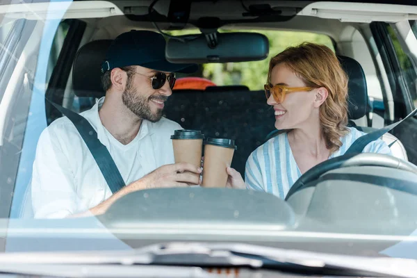 Selective Focus Cheerful Man Woman Toasting Paper Cups Car — Stock Photo, Image