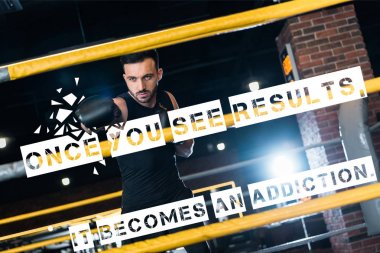 boks eldivenleri güçlü adam seçici odak bir kez sonuçları görmek ile spor salonunda dışarı çalışma, bir bağımlılık illüstrasyon olur