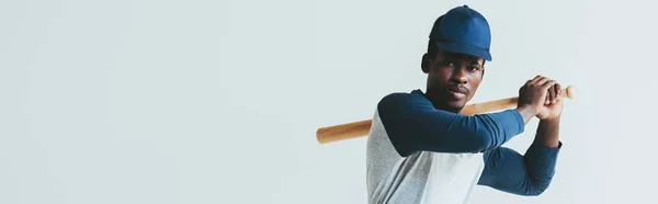 Πανοραμικό Σφηνάκι Αφρικανός Αμερικανός Αθλητής Ρόπαλο Του Μπέιζμπολ Απομονωμένος Γκρι — Φωτογραφία Αρχείου
