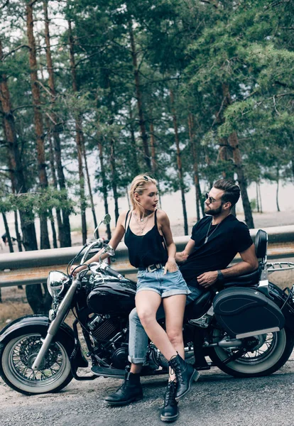 Young Couple Bikers Black Motorcycle Looking Each Other Road Green — Stock Photo, Image