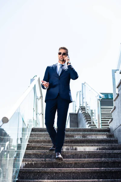 Handsome Man Suit Glasses Talking Smartphone — Stock Photo, Image