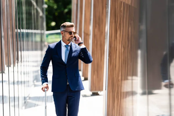 Handsome Businessman Suit Glasses Talking Smartphone — Stock Photo, Image