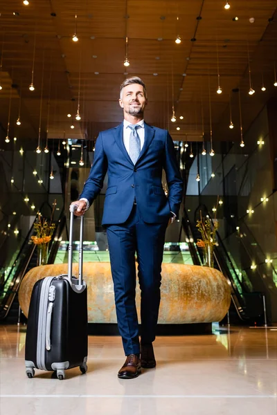 Handsome Businessman Suit Hand Pocket Holding Suitcase — Stock Photo, Image