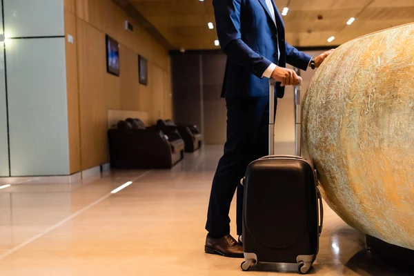 Cropped View Businessman Suit Holding Suitcase Hotel — Stock Photo, Image