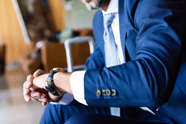 Cropped View Man Formal Wear Looking Watch — Stock Photo, Image