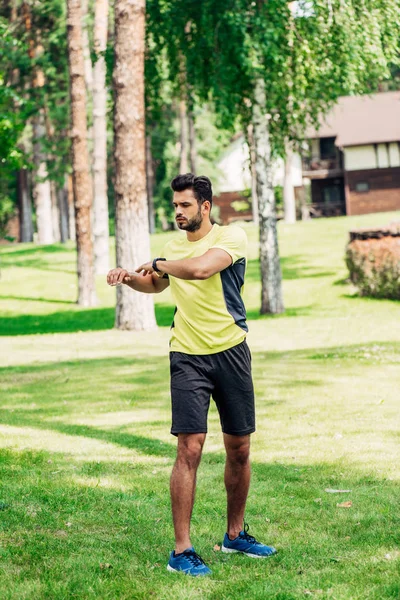 Handsome Young Sportsman Working Out Park Grass — Stock Photo, Image
