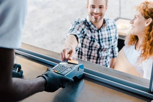 Cropped View African American Man Holding Credit Card Reader Man — Stock Photo, Image