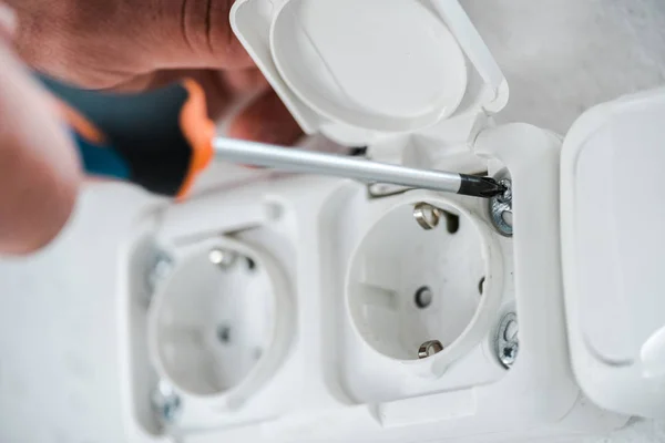 Close Technician Holding Screwdriver Power Socket — Stock Photo, Image