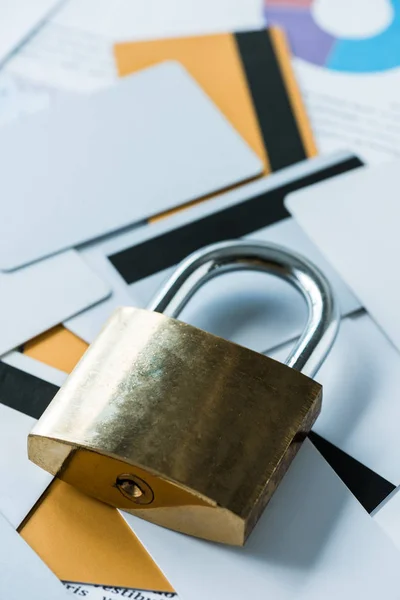 Close Metallic Padlock Credit Cards — Stock Photo, Image