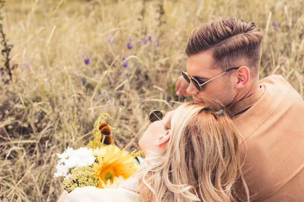 High Angle View Woman Bouquet Handsome Man Hugging — Stock Photo, Image