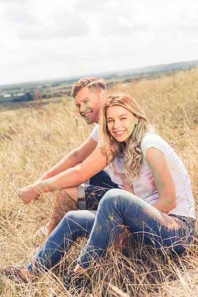 Attractive Woman Handsome Man Smiling Looking Camera — Stock Photo, Image