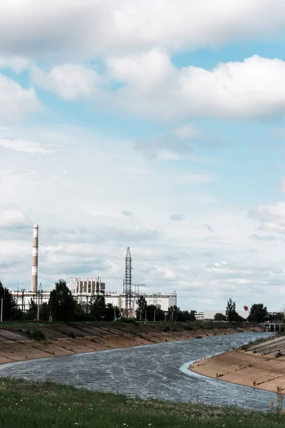 Pripyat Ucrania Agosto 2019 Central Nuclear Chernobil Abandonada Cerca Árboles — Foto de Stock