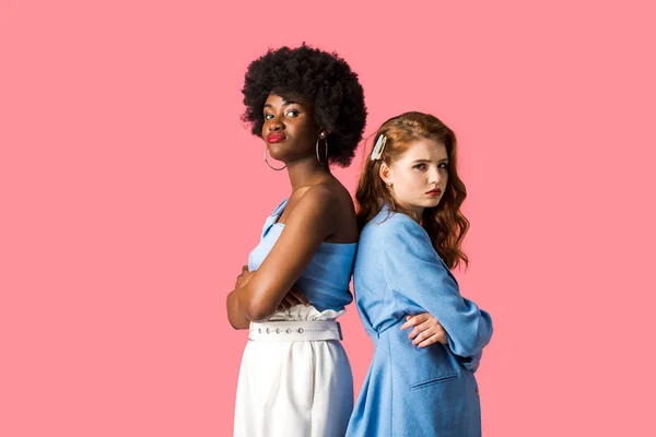 Offended Multicultural Girls Crossed Arms Isolated Pink — Stock Photo, Image