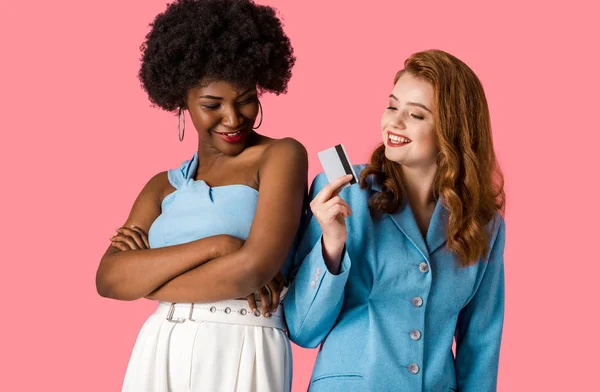 Cheerful Redhead Girl Holding Credit Card Smiling African American Woman — Stock Photo, Image