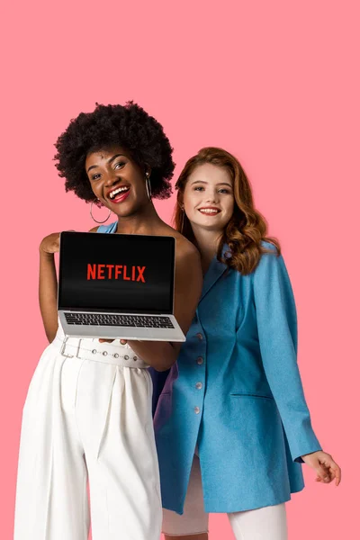 Kyiv Ukraine August 2019 Cheerful Multicultural Girls Smiling Laptop Netflix — Stock Photo, Image