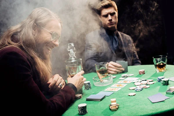 Kyiv Ukraine Agosto 2019 Homens Bonitos Perto Mesa Poker Com — Fotografia de Stock