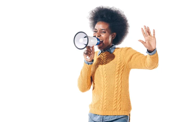 Afro Amerikai Lány Sárga Pulóverben Kiabál Megafonra Elszigetelt Fehér — Stock Fotó