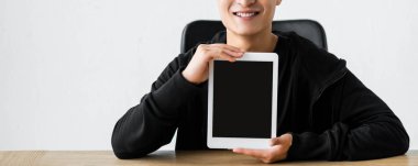 Sayısal tableti kopyalama alanı olan bir hacker 'ın panoramik görüntüsü