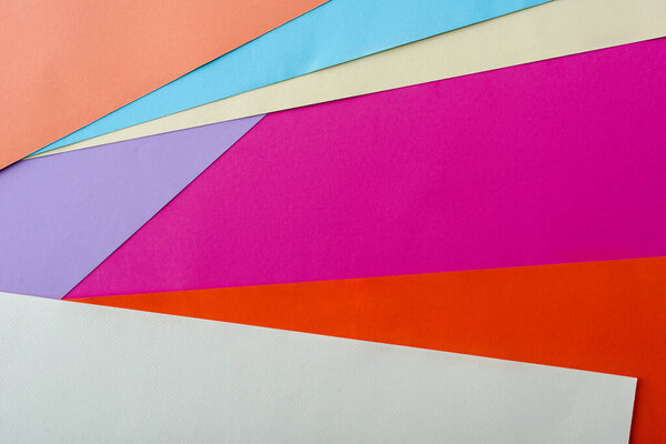 абстрактный геометрический фон с цветной бумагой

