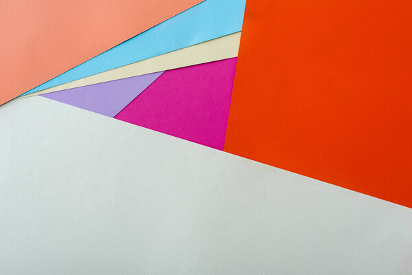 абстрактный геометрический фон с цветной бумагой
