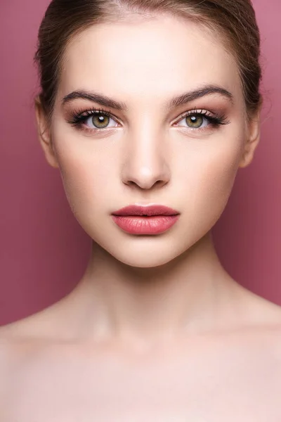 Pretty Naked Young Woman Looking Camera Isolated Pink — Stock Photo, Image