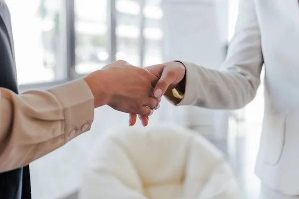 Cropped View Businesswomen Shaking Hand Sin Office — Stock Photo, Image