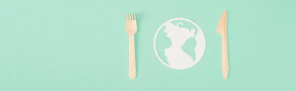 Horizontal Concept Wooden Cutlery Paper Earth Sign Green Background Ecology — Stock Photo, Image