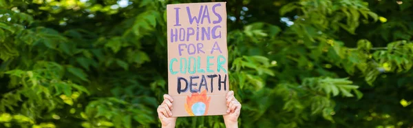 Panoramic Orientation Man Holding Placard Hoping Cooler Death Lettering Trees — Stock Photo, Image