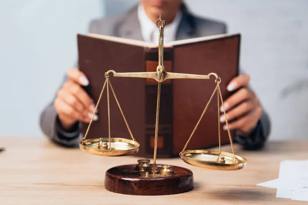 Selective Focus Golden Scales Lawyer Book — Stock Photo, Image