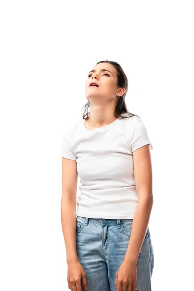 Müde Frau Weißem Shirt Steht Isoliert Auf Weißem Grund — Stockfoto