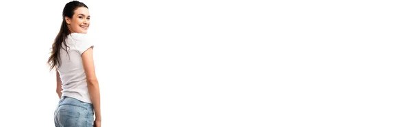 Панорамна Орієнтація Брюнетки Білій Футболці Джинсах Дивиться Камеру Ізольовано Білому — стокове фото