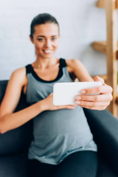 Selective Focus Pregnant Sportswoman Taking Selfie Smartphone Sofa Home — Stock Photo, Image