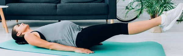 Panoramische Oriëntatie Van Zwangere Vrouw Training Fitness Mat Thuis — Stockfoto