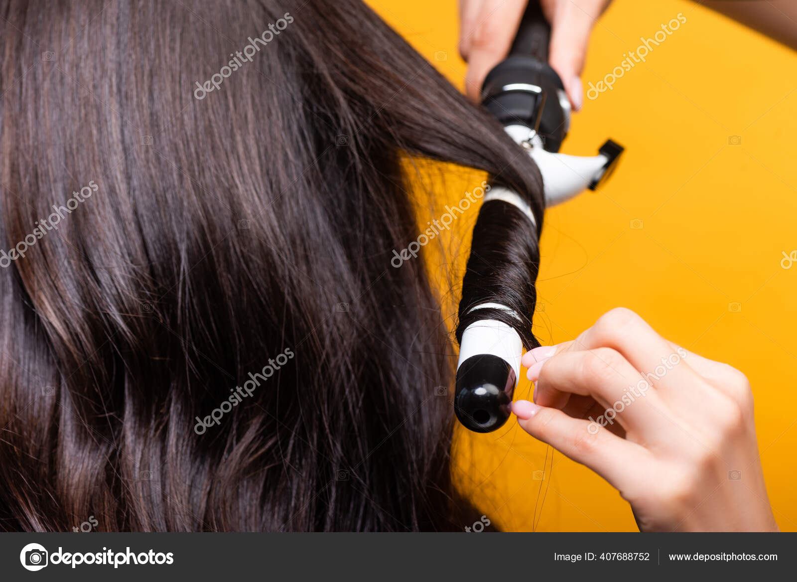 hairdresser curling iron