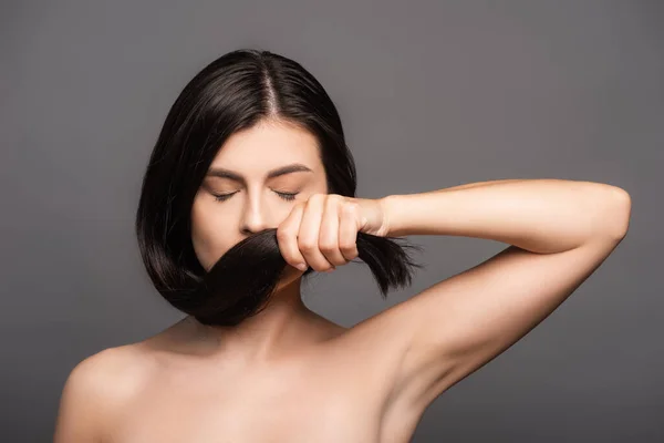 Naked Brunette Woman Closed Eyes Holding Hair Face Isolated Black — Stock Photo, Image