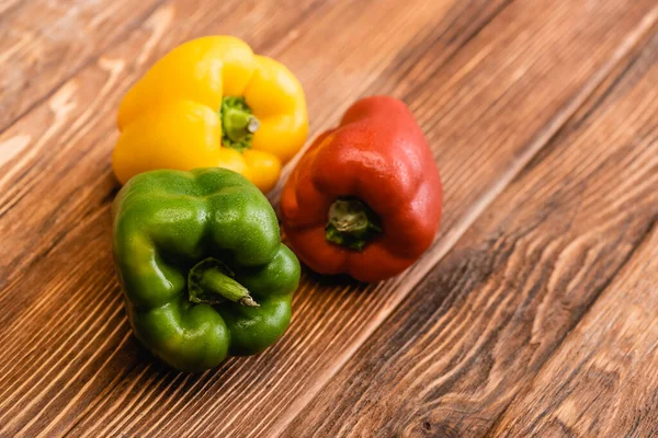 Colorful Ripe Bell Peppers Wooden Table — Stock Photo, Image