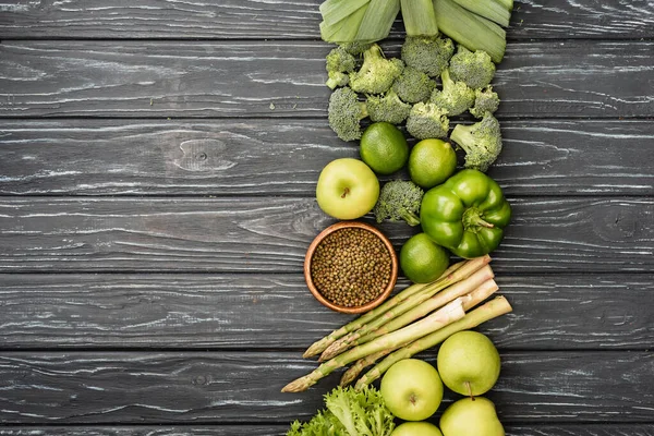 표면에 초록색 과일과 채소의 — 스톡 사진