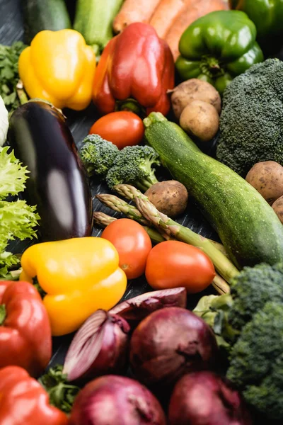 Selektivt Fokus Mogna Färgglada Grönsaker — Stockfoto