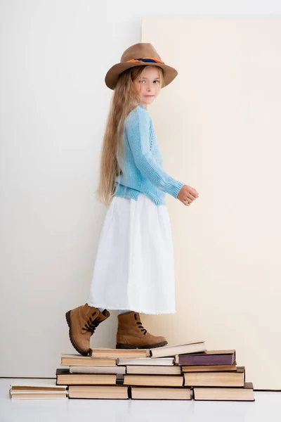 Side View Fashionable Blonde Girl Brown Hat Boots White Skirt — Stock Photo, Image