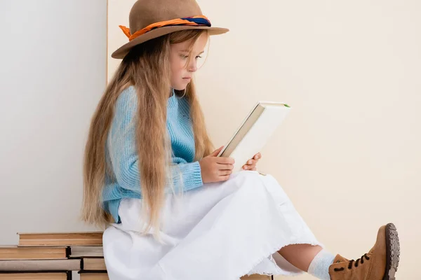 Fashionable Blonde Girl Brown Hat Boots White Skirt Blue Sweater — Stock Photo, Image