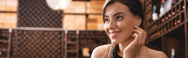 Panoramic Shot Young Woman Looking Away Restaurant — Stock Photo, Image