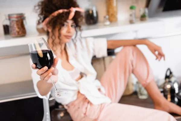 Selective Focus Woman Holding Glass Red Wine — Stock Photo, Image