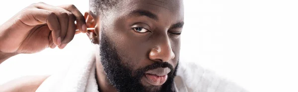 Panoramic Shot Afro American Man Cleaning Ears Pleasure — Stock Photo, Image