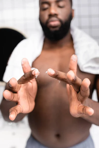 Selective Focus Afro American Man Using Cure Strengthening Beard Growth — Stock Photo, Image