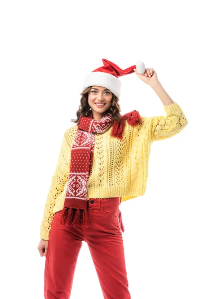 Freudige Junge Frau Schal Berührt Weihnachtsmütze Isoliert Auf Weiß — Stockfoto