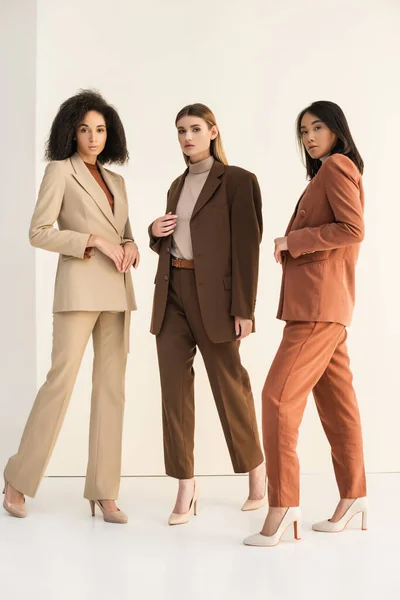 Full Length Trendy Interracial Models Suits Posing White — Stock Photo, Image