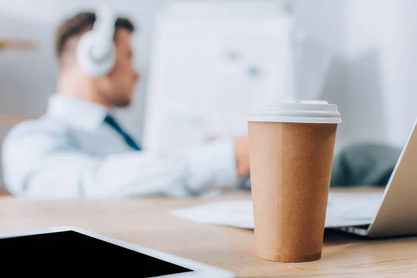 Digital Tablet Coffee Table Businessman Working Blurred Background — Stock Photo, Image