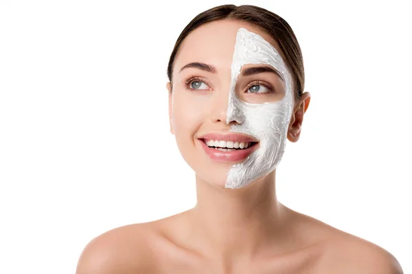Mulher bonita com máscara facial cuidados da pele isolado em branco com espaço de cópia — Fotografia de Stock