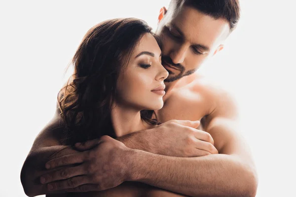 Bärtiger schöner Mann umarmt Freundin isoliert auf weiß — Stockfoto