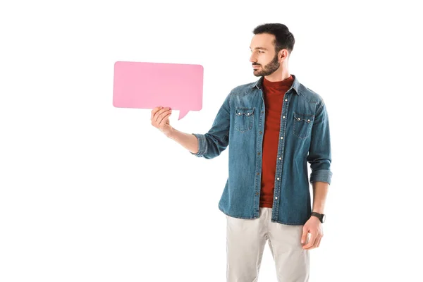 Uomo barbuto pensieroso in camicia di jeans tenendo bolla discorso isolato su bianco — Foto stock